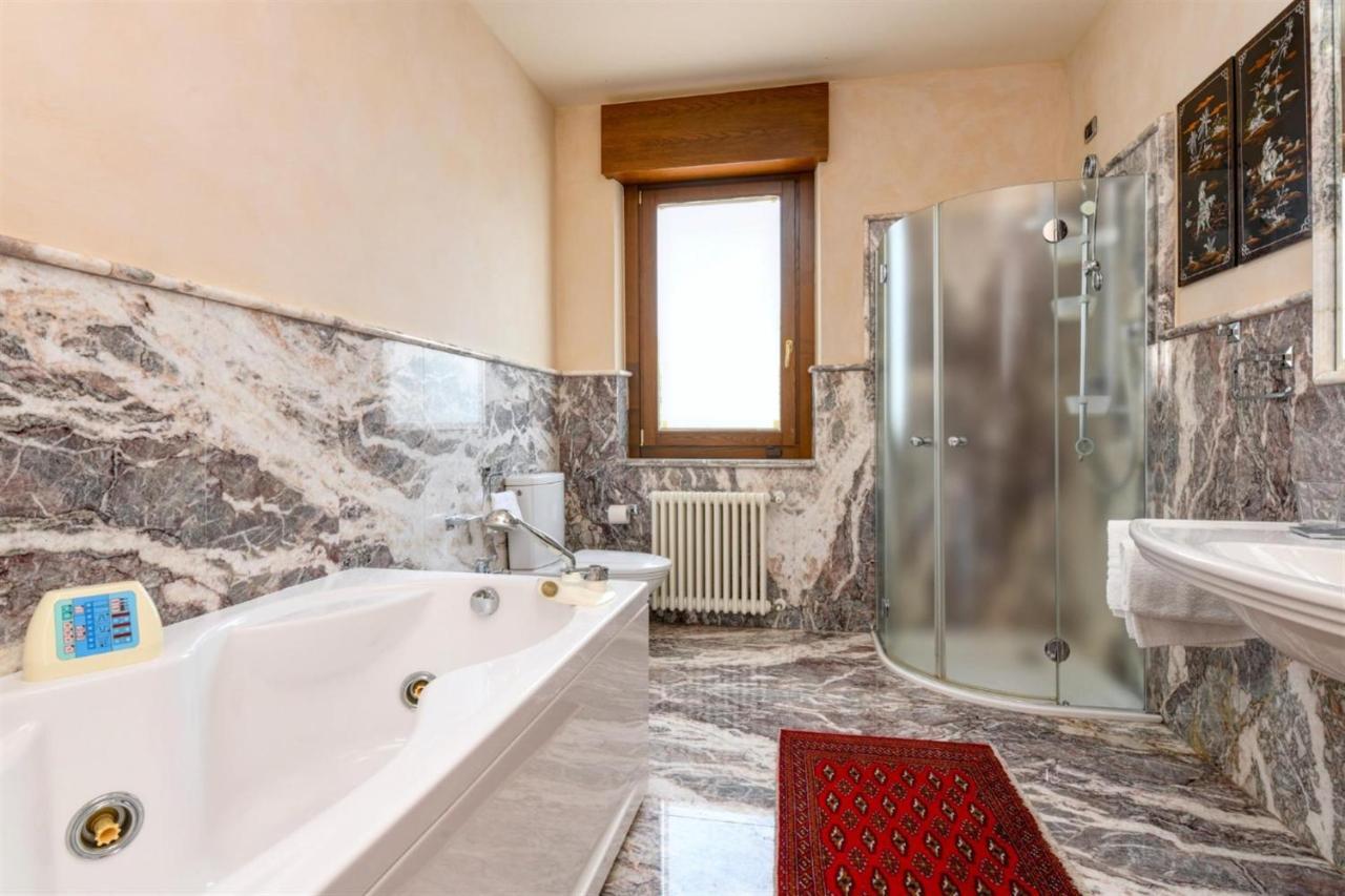 Private Luxury Villa With Pool Moniga del Garda Экстерьер фото