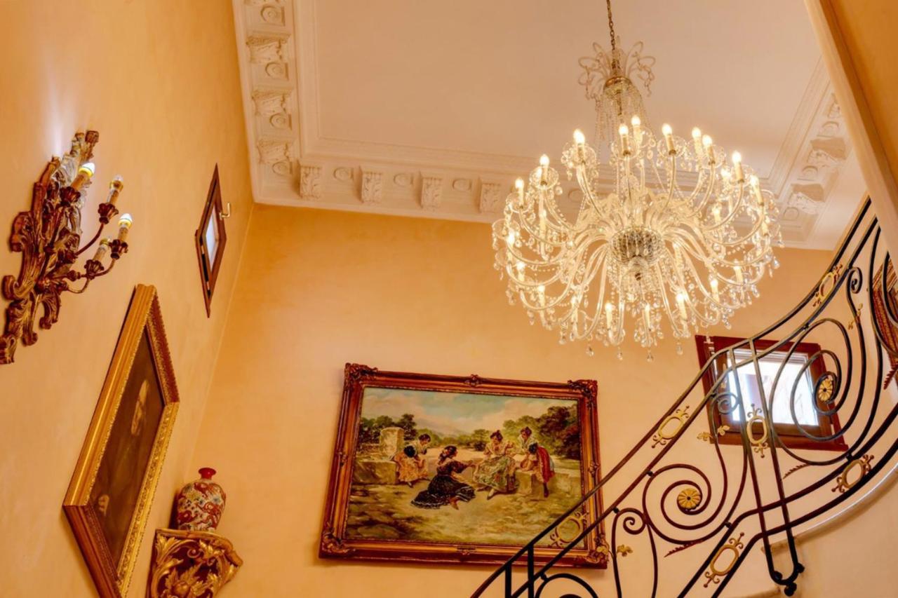 Private Luxury Villa With Pool Moniga del Garda Экстерьер фото
