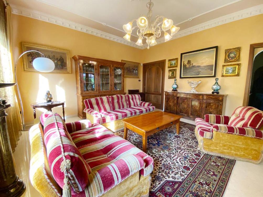 Private Luxury Villa With Pool Moniga del Garda Экстерьер фото